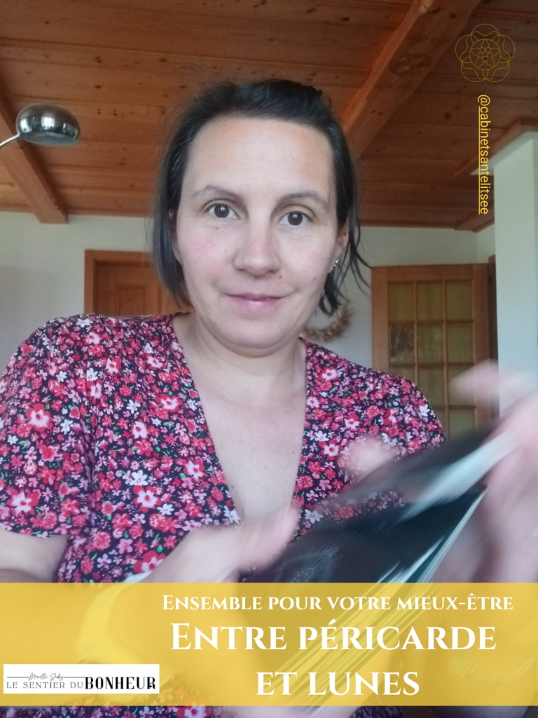 Mireille Sciboz tirant les cartes